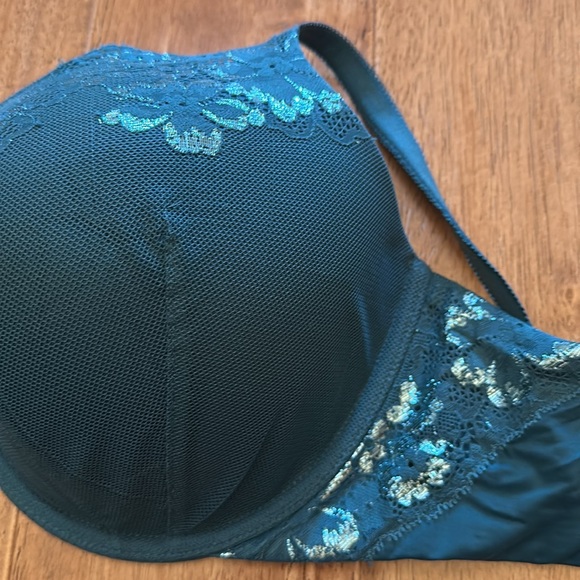 Victoria Secret 38DD bra Body by Victoria lined perfect coverage - Picture 4 of 8